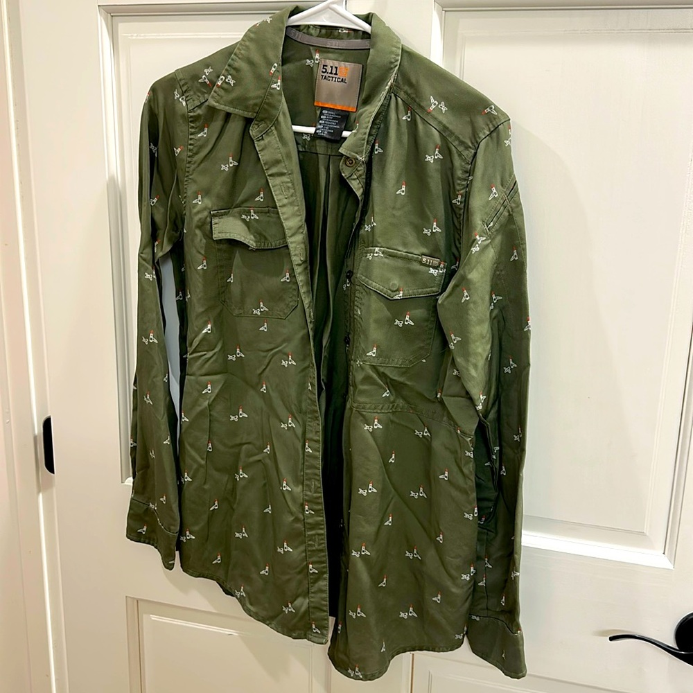 5.11 W’s tactical button up conceal carry shirt, lipstick and bullets EUC olive